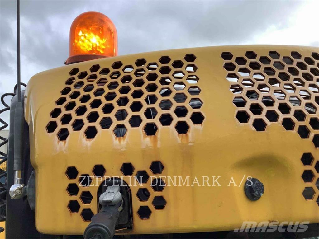 CAT 301.605 Vikšriniai ekskavatoriai