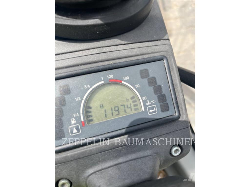 CAT 301.7D Vikšriniai ekskavatoriai