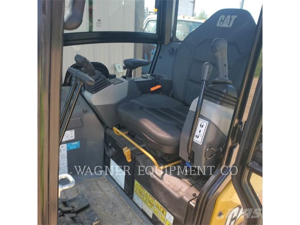 CAT 301.8 Vikšriniai ekskavatoriai
