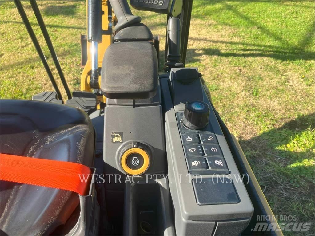 CAT 301.8 Vikšriniai ekskavatoriai