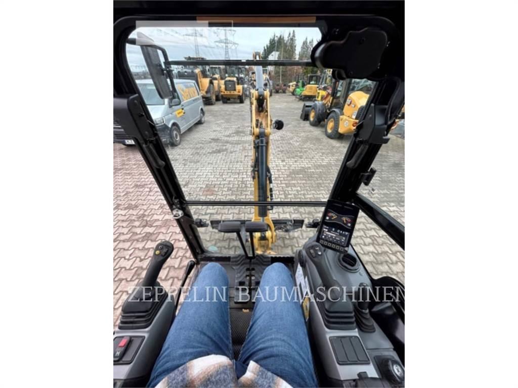 CAT 301.8-05A Vikšriniai ekskavatoriai