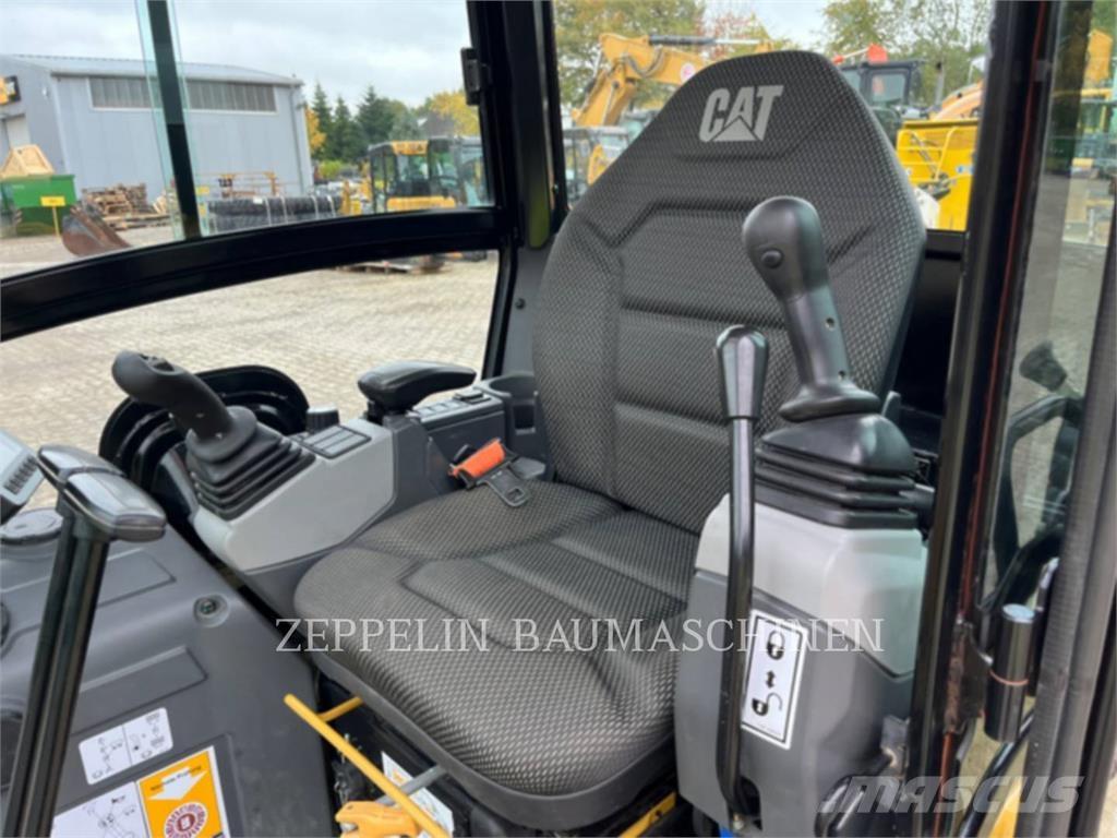 CAT 301.8-05A Vikšriniai ekskavatoriai