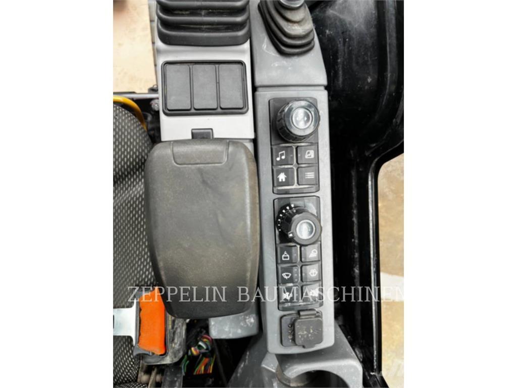 CAT 301.8-05A Vikšriniai ekskavatoriai