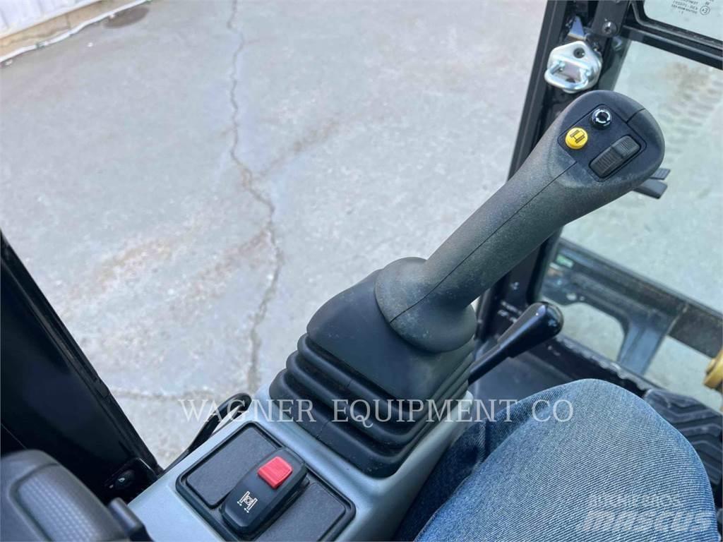 CAT 302 Vikšriniai ekskavatoriai