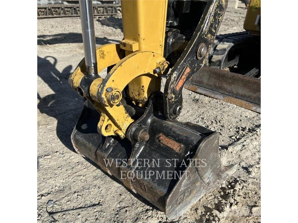 CAT 302 Vikšriniai ekskavatoriai