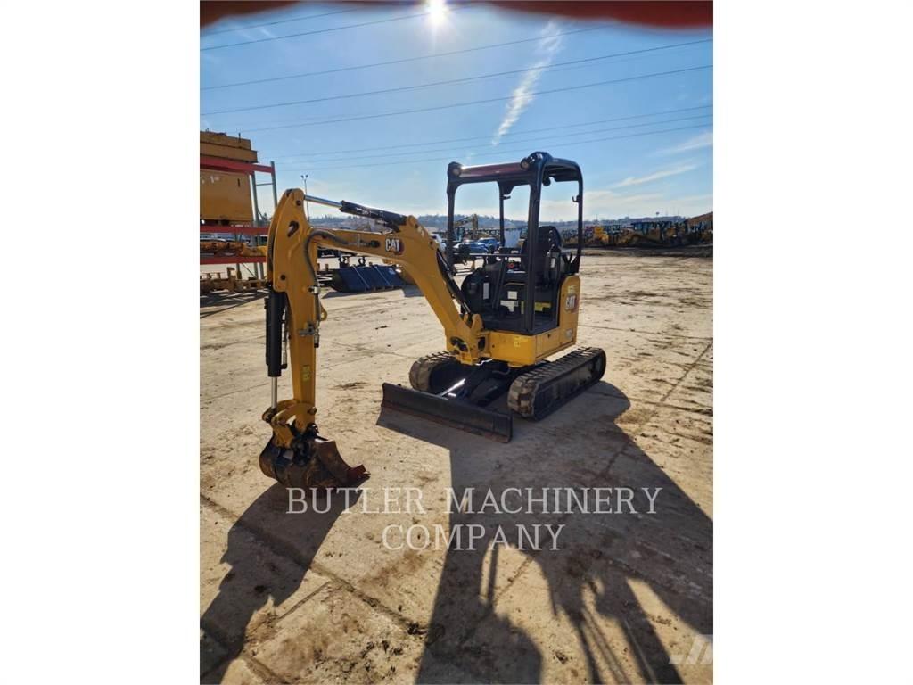 CAT 302-05A CR Vikšriniai ekskavatoriai