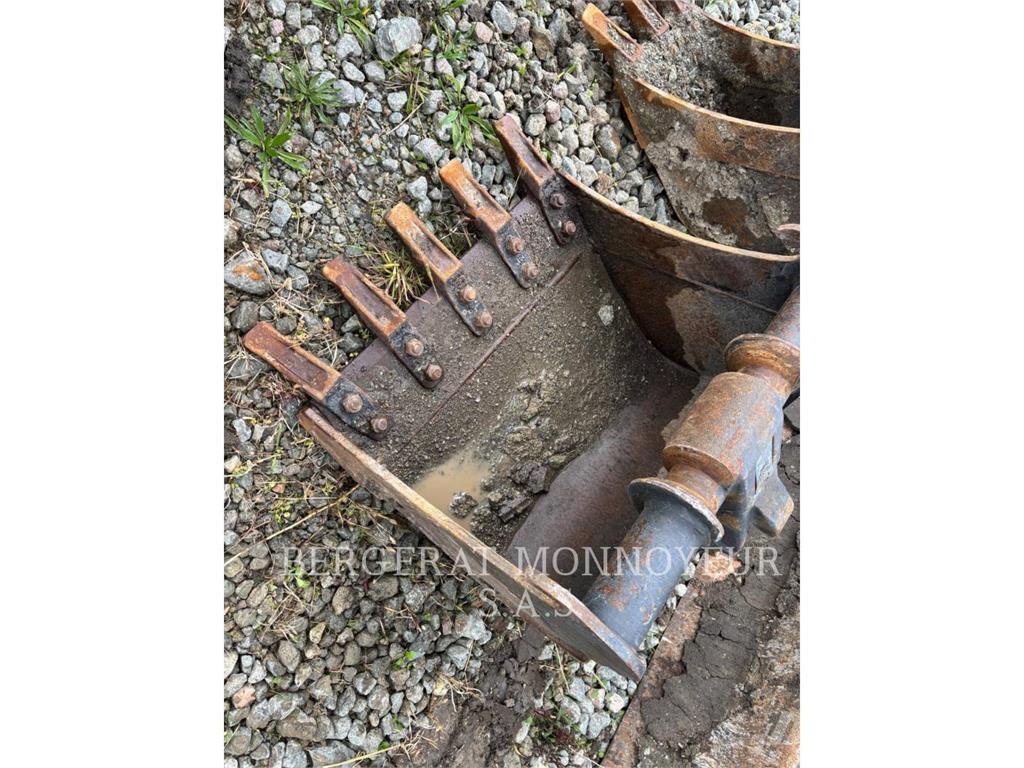 CAT 302.7 Vikšriniai ekskavatoriai