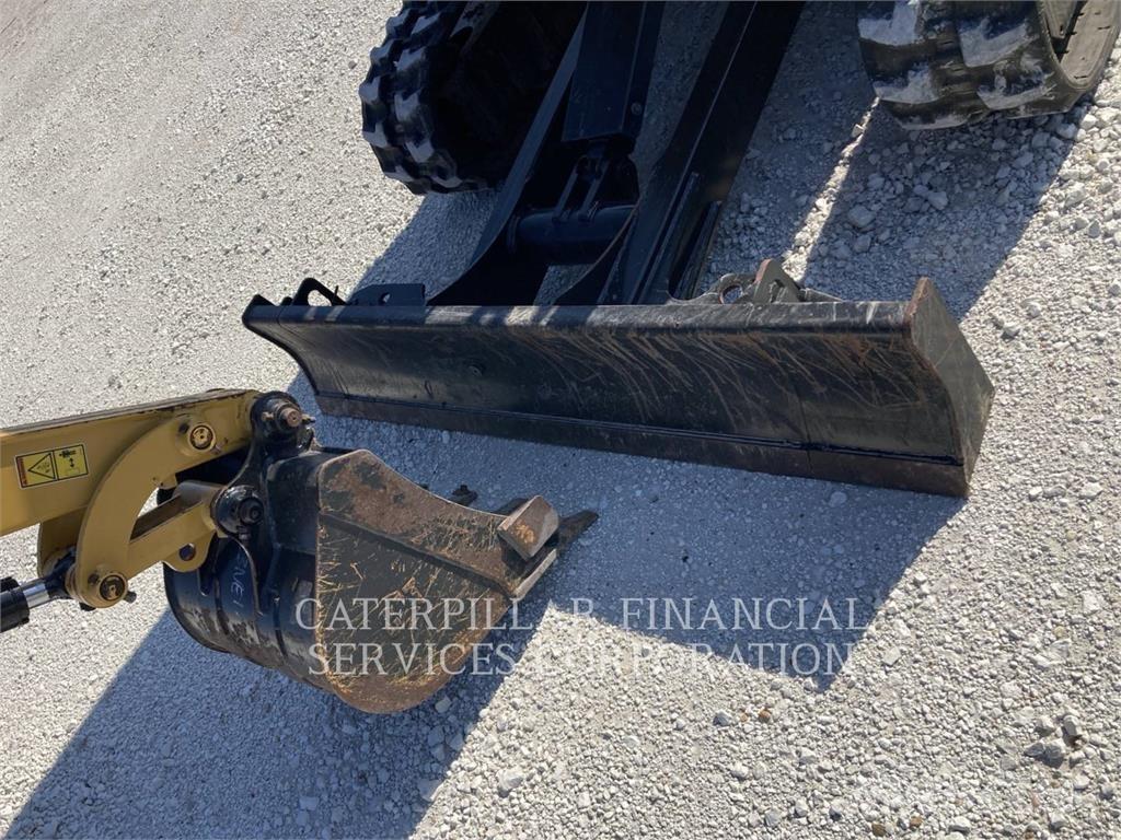 CAT 302.7-07CR Vikšriniai ekskavatoriai