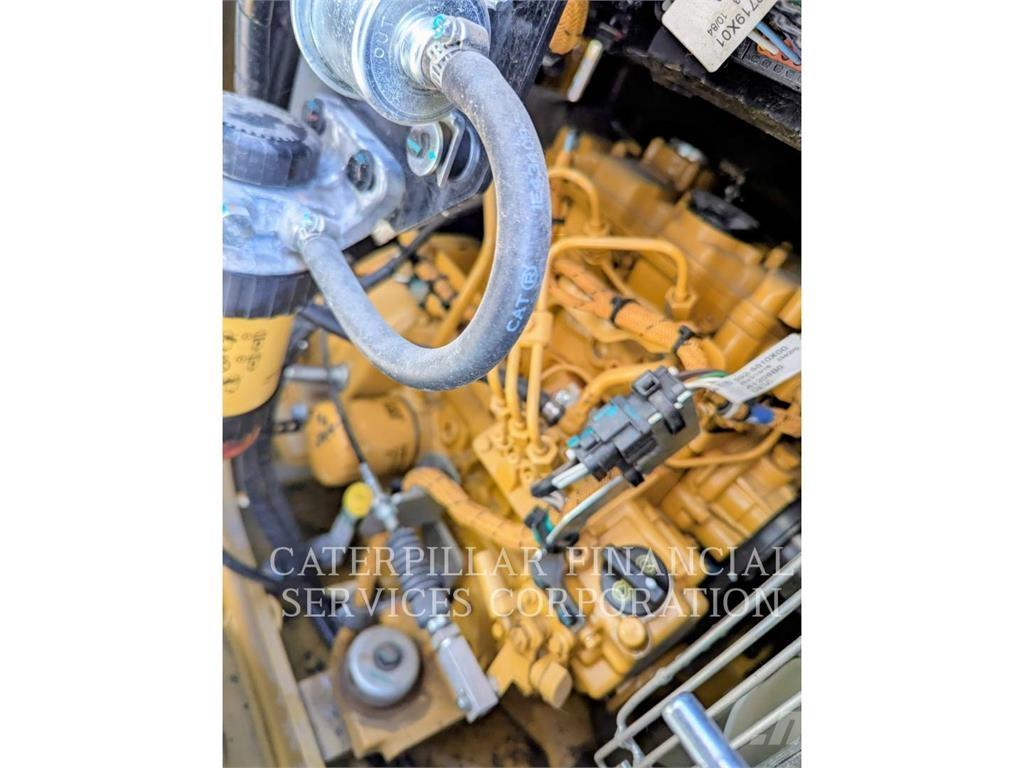 CAT 302.707CR Vikšriniai ekskavatoriai