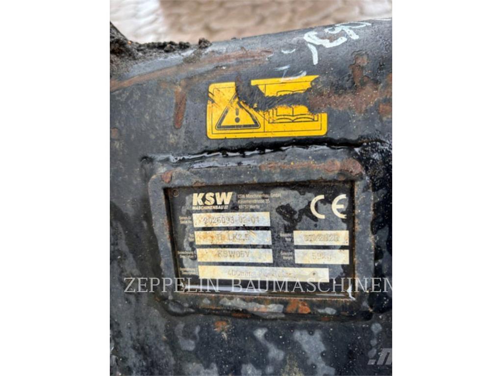 CAT 302.7D Vikšriniai ekskavatoriai