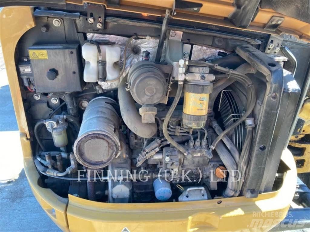 CAT 302.7D CAB Vikšriniai ekskavatoriai