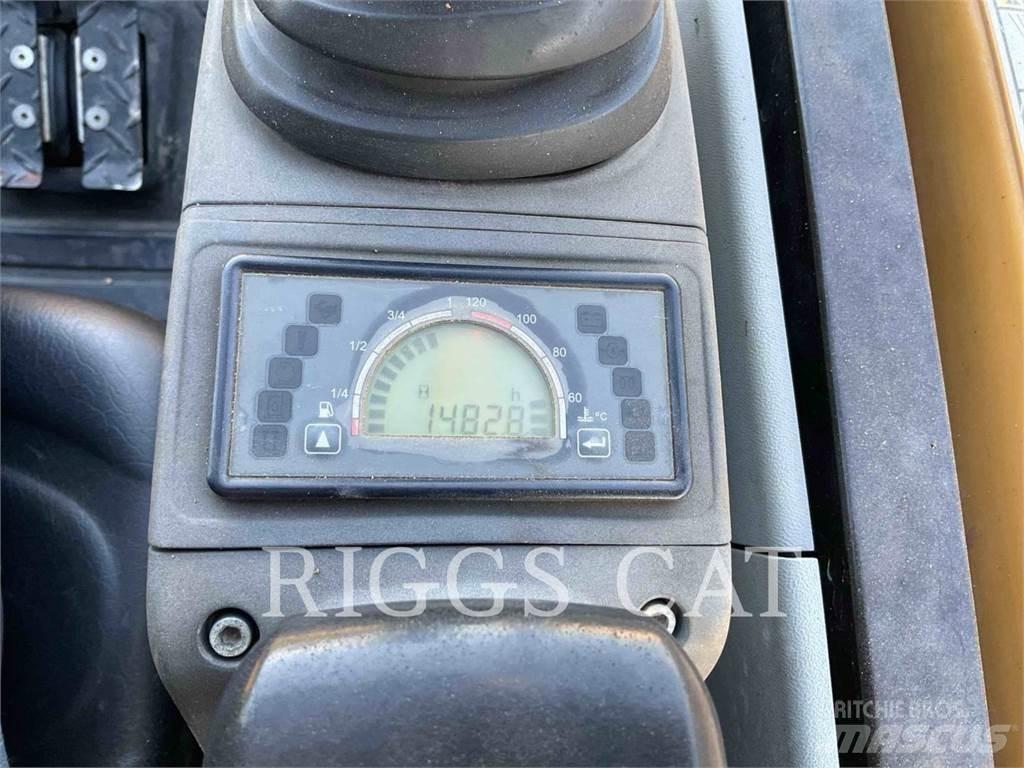 CAT 302.7DCR Vikšriniai ekskavatoriai