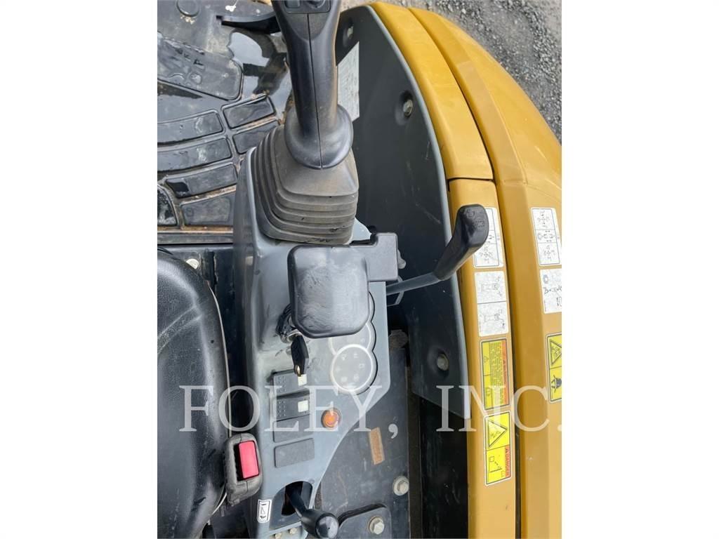 CAT 303ECR Vikšriniai ekskavatoriai