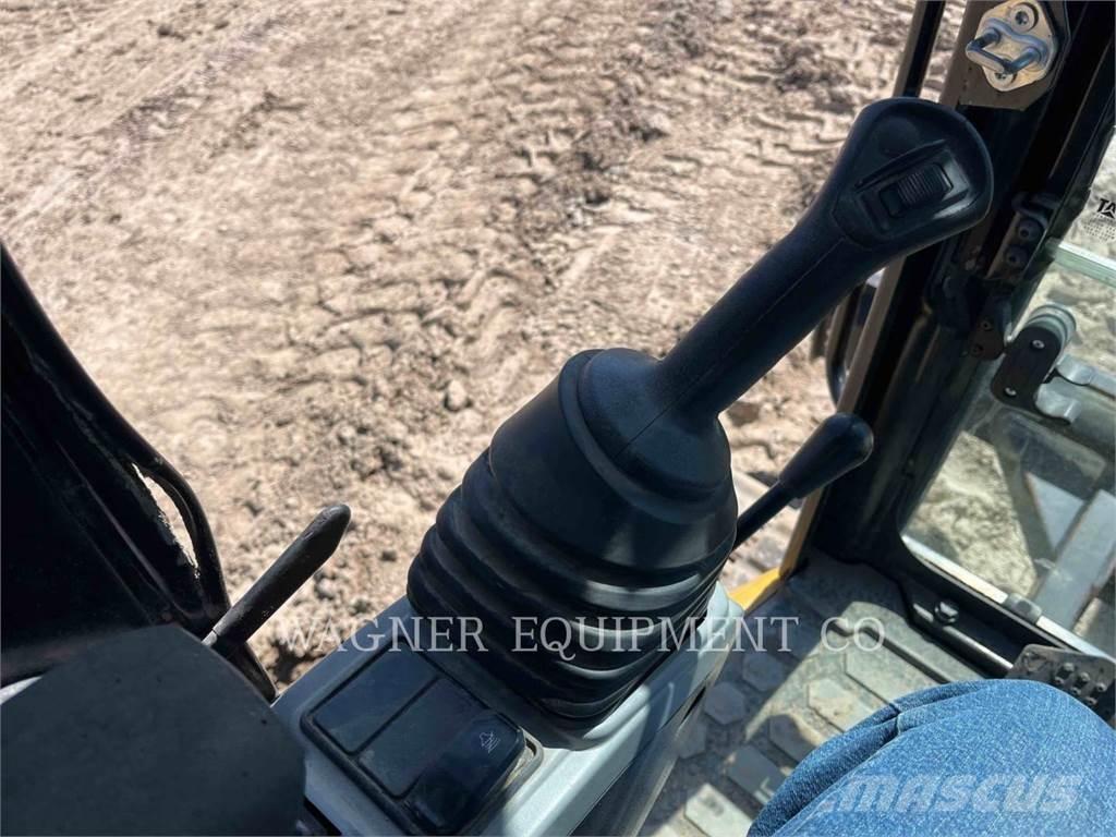 CAT 304E2CR Vikšriniai ekskavatoriai