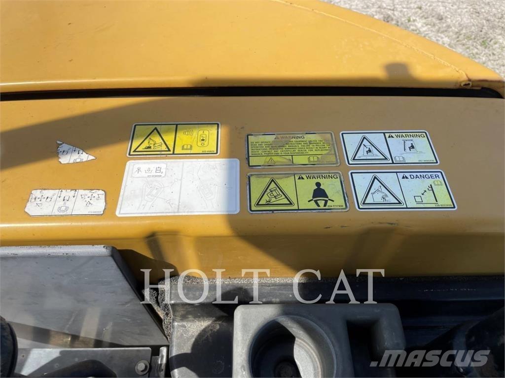 CAT 304ECR Vikšriniai ekskavatoriai