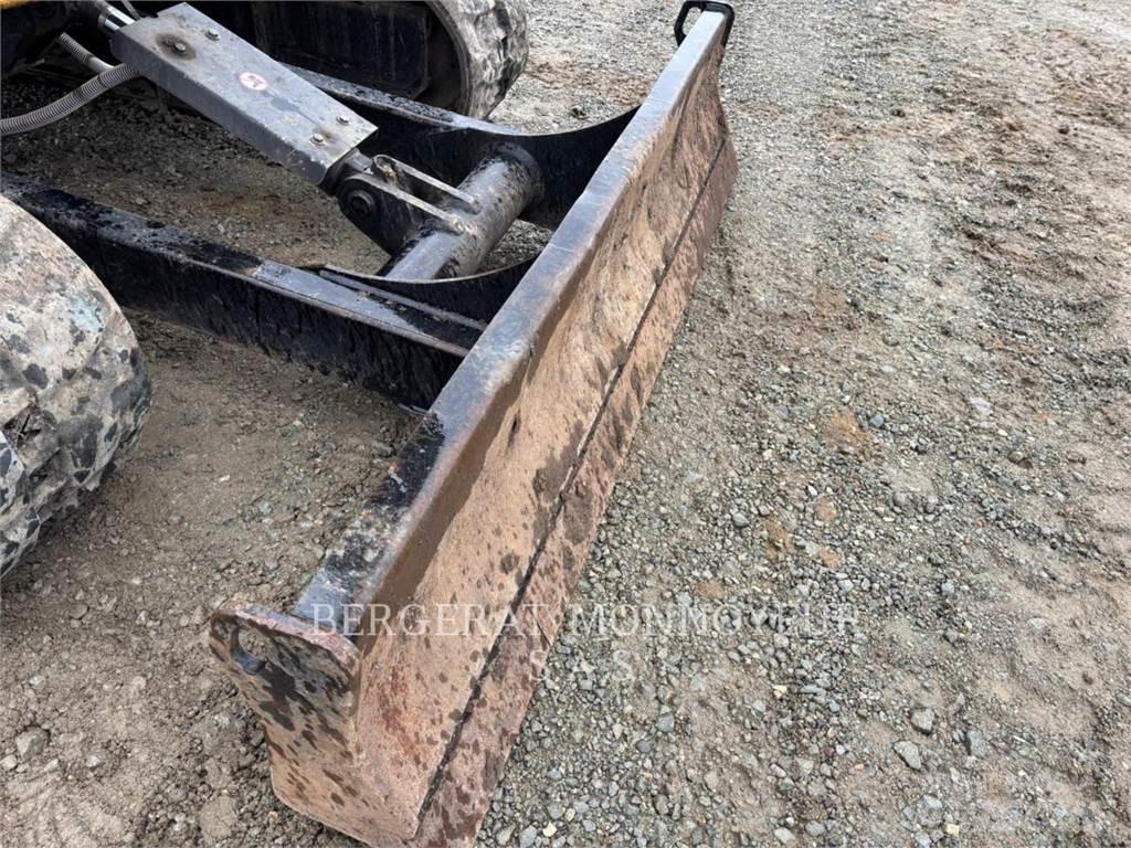 CAT 305 Vikšriniai ekskavatoriai