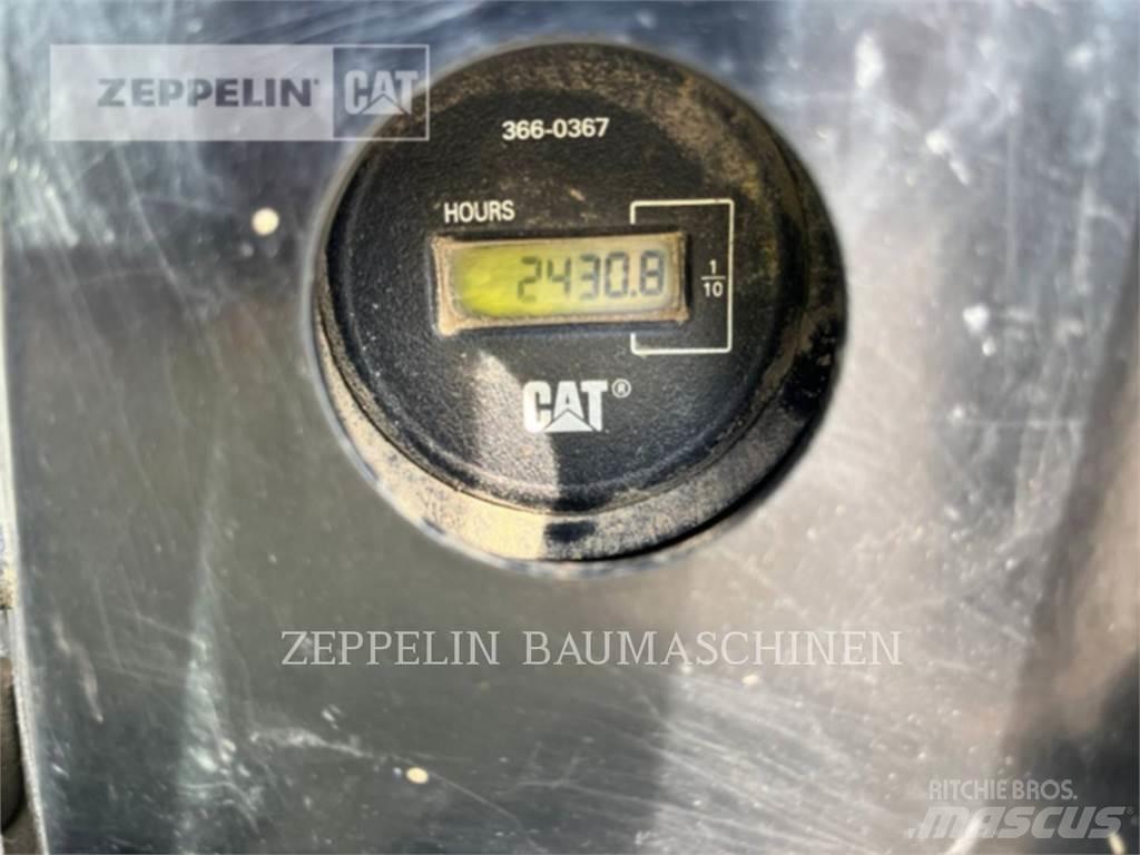 CAT 305ECR Vikšriniai ekskavatoriai
