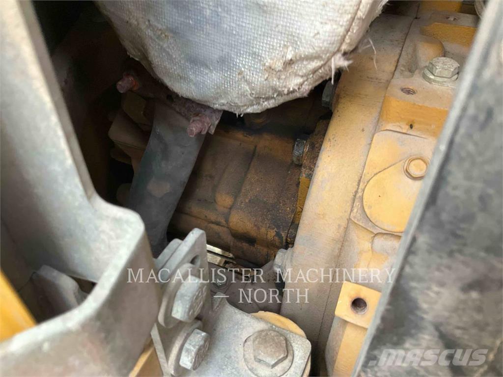 CAT 305ECR Vikšriniai ekskavatoriai