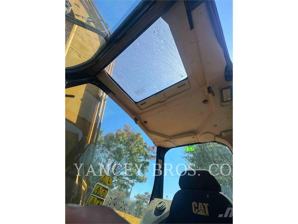 CAT 31007 Vikšriniai ekskavatoriai