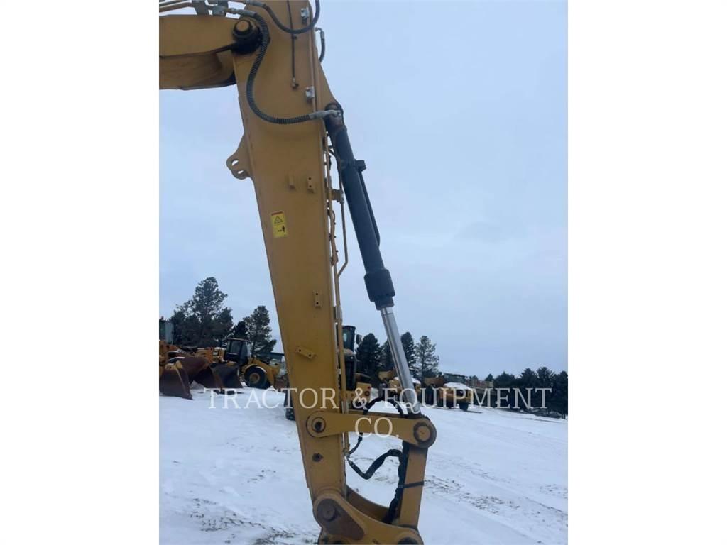 CAT 313 Vikšriniai ekskavatoriai