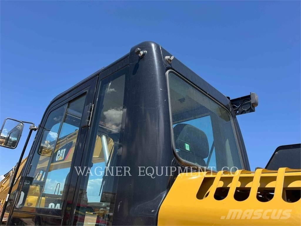 CAT 313FL GCTC Vikšriniai ekskavatoriai