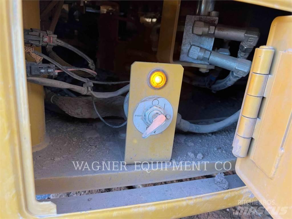 CAT 315FL TC Vikšriniai ekskavatoriai