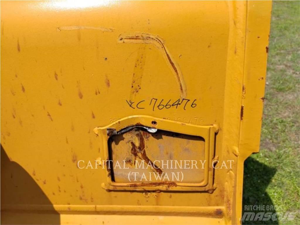 CAT 320 Kaušai