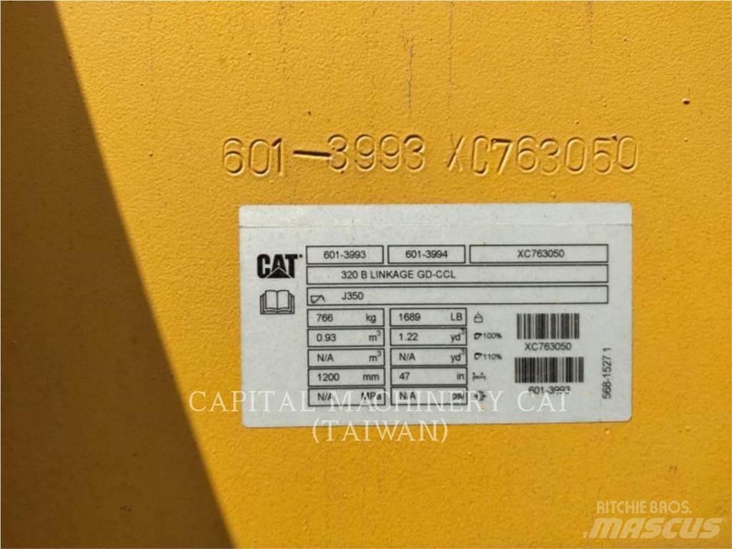 CAT 320 Kaušai