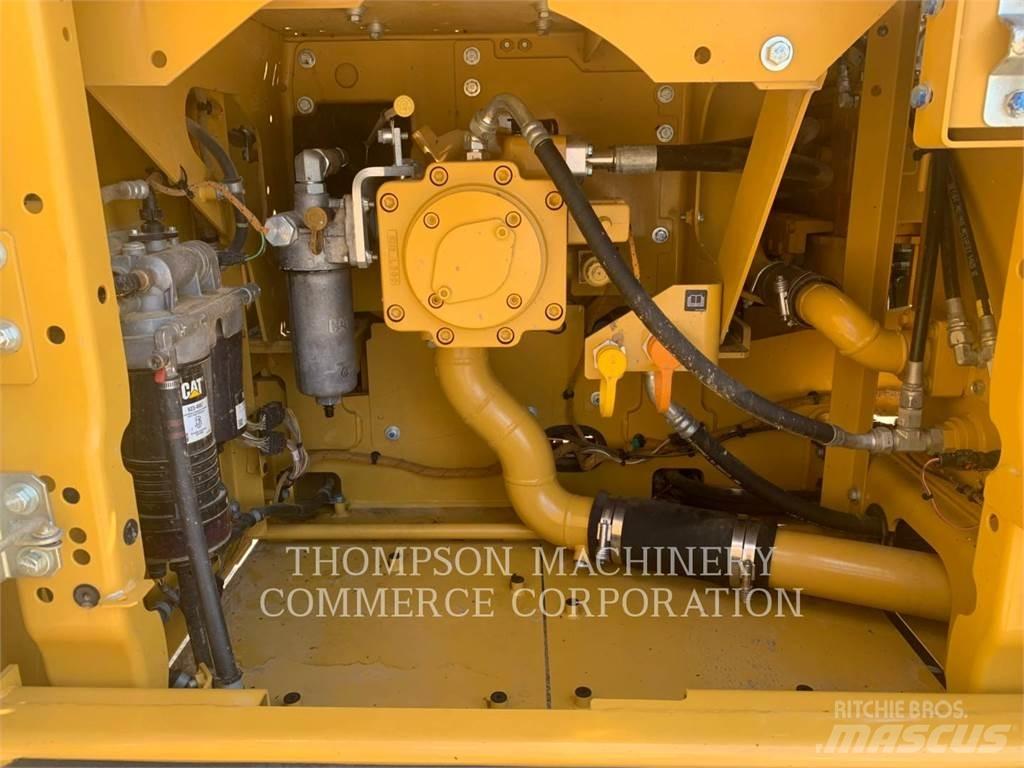 CAT 320 Vikšriniai ekskavatoriai
