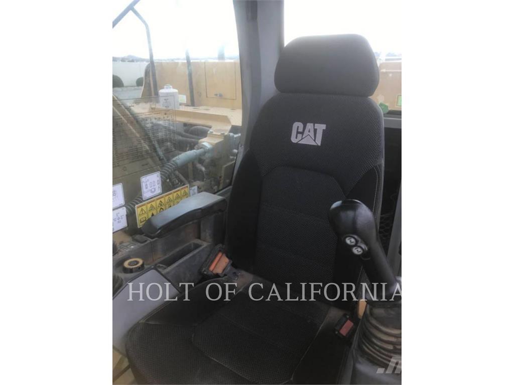 CAT 320 Vikšriniai ekskavatoriai
