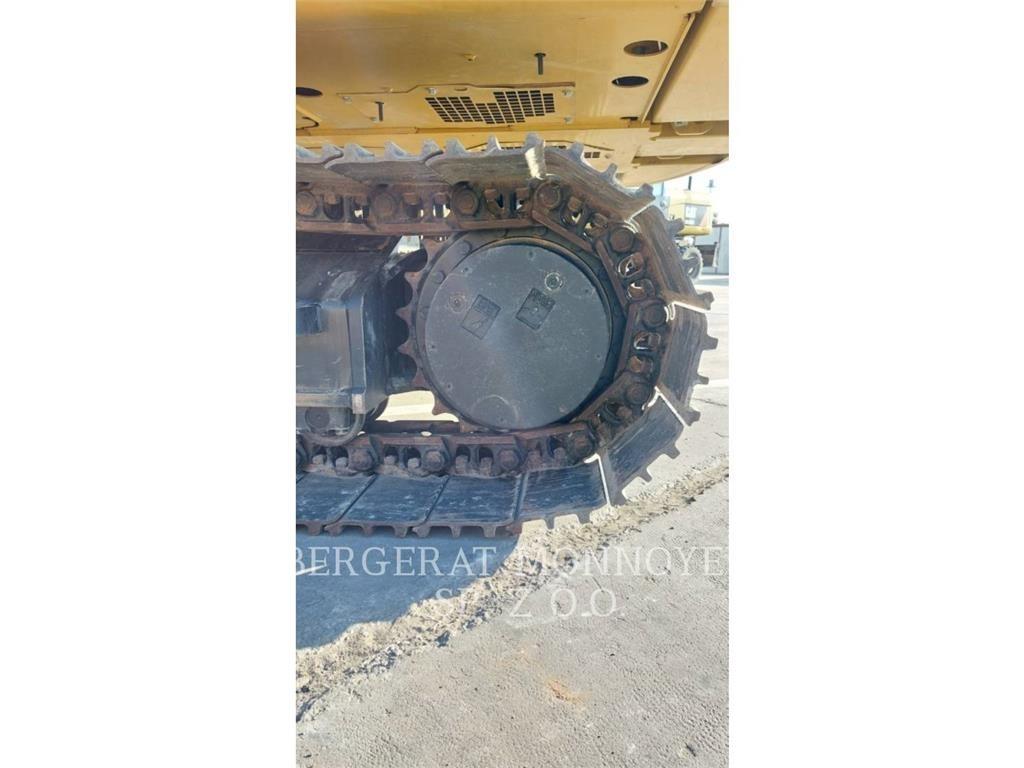 CAT 320 Vikšriniai ekskavatoriai