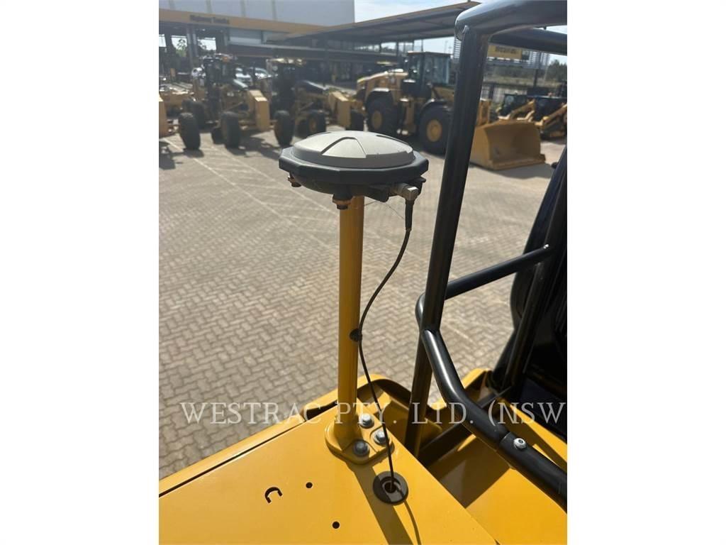 CAT 320-07 Vikšriniai ekskavatoriai
