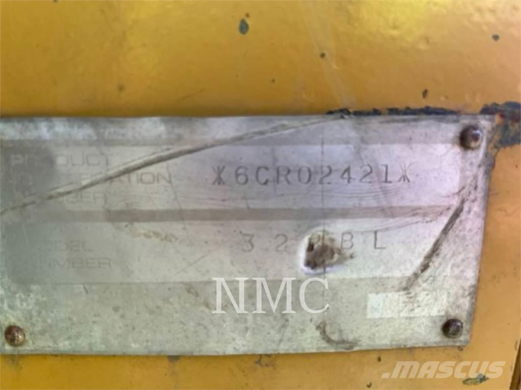 CAT 320BL Vikšriniai ekskavatoriai