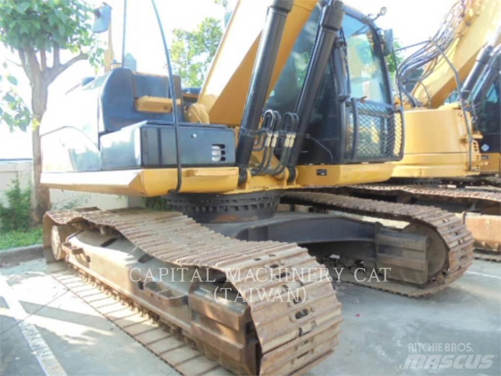 CAT 320D2 Vikšriniai ekskavatoriai