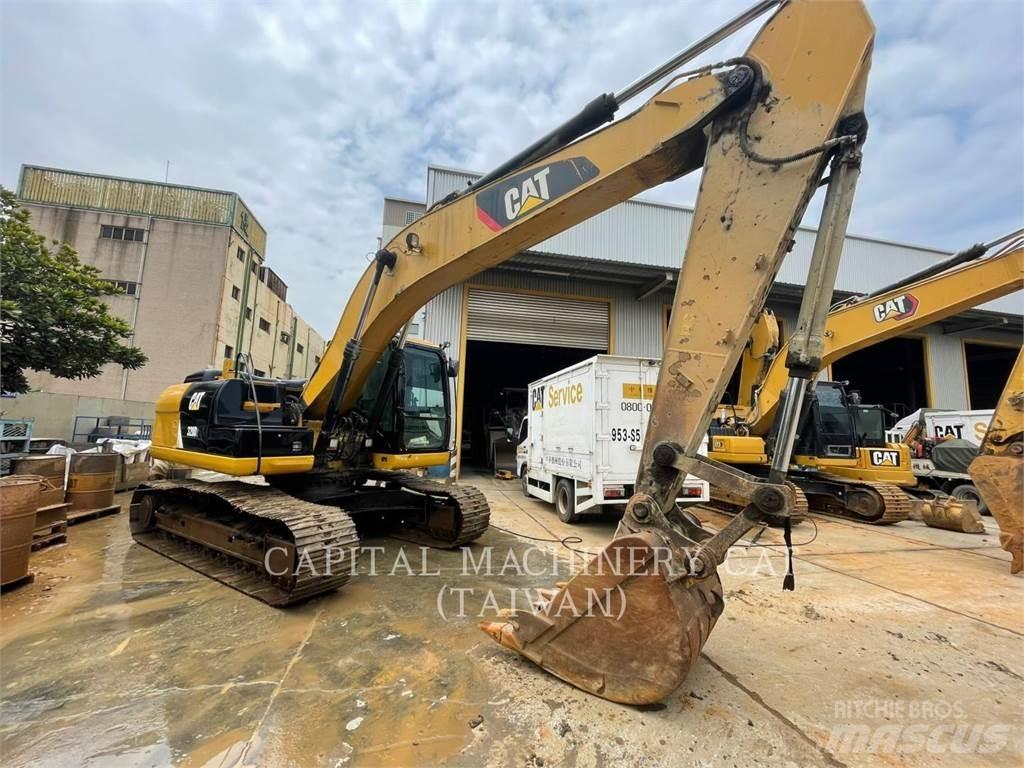 CAT 320D2 Vikšriniai ekskavatoriai