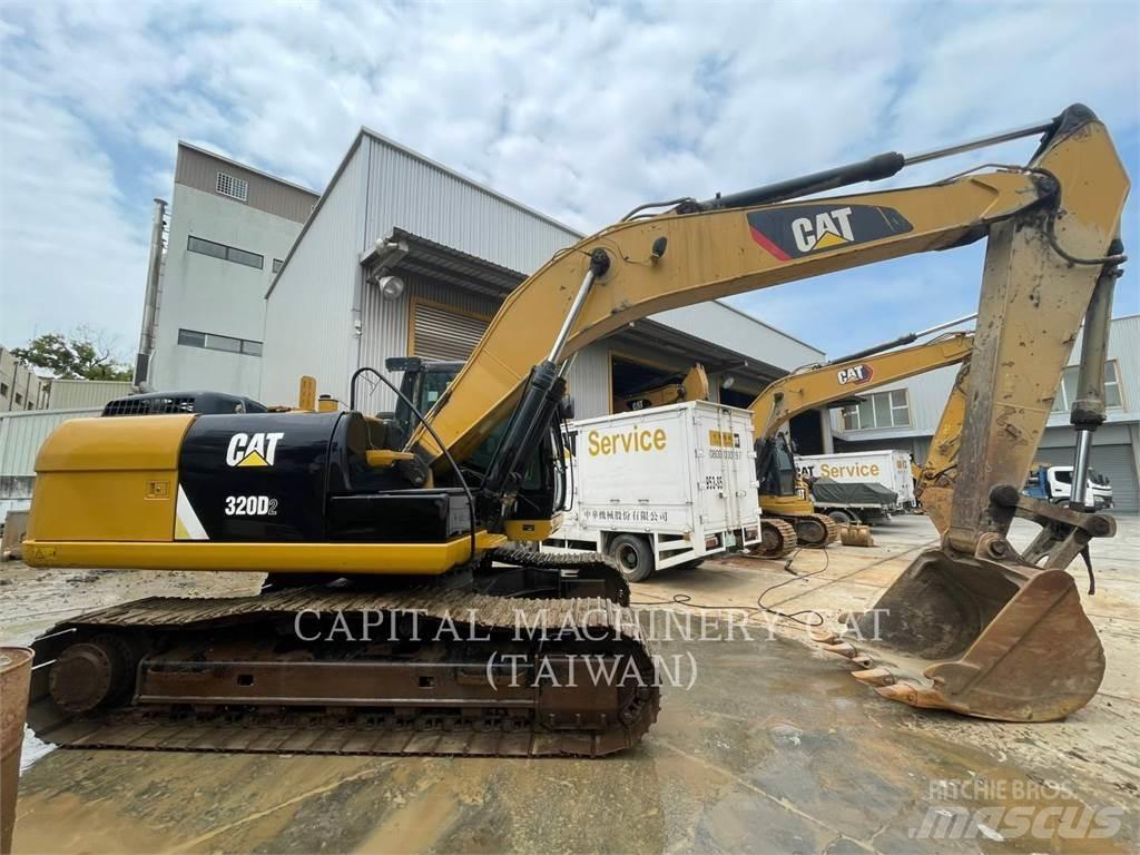 CAT 320D2 Vikšriniai ekskavatoriai