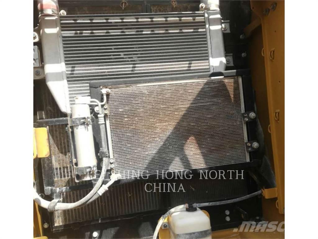 CAT 320D2 Vikšriniai ekskavatoriai