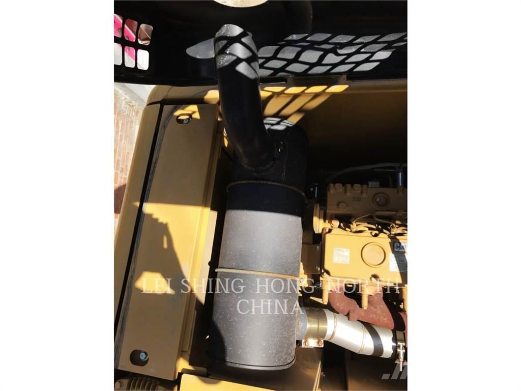 CAT 320D2 Vikšriniai ekskavatoriai