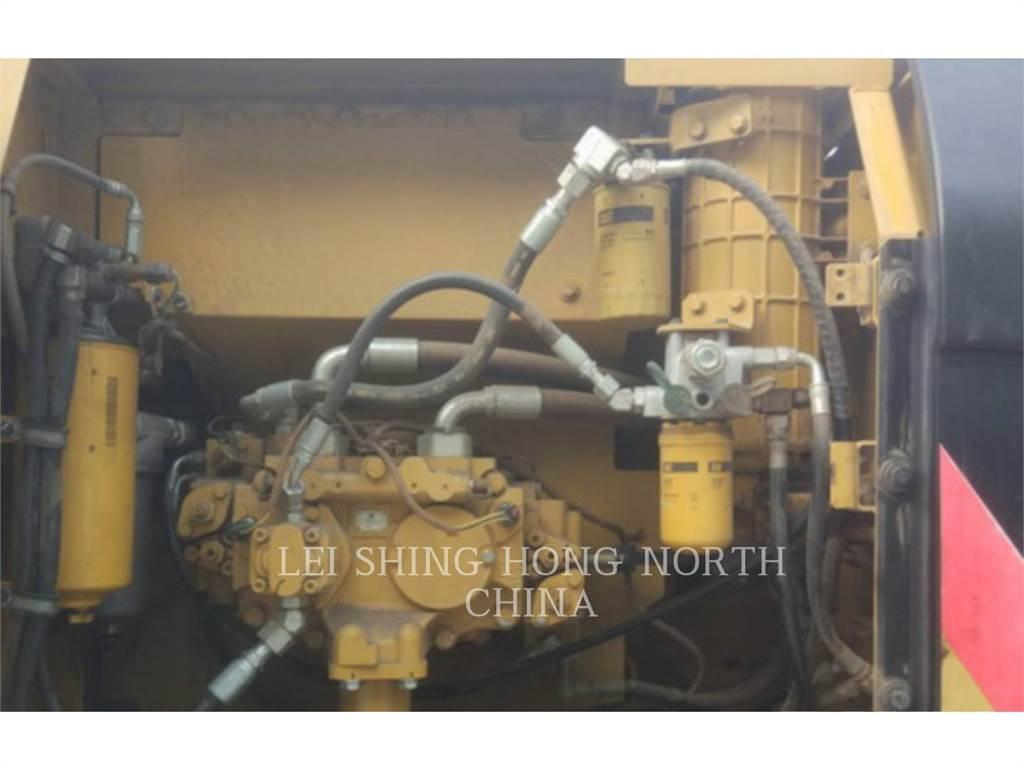 CAT 320D2 Vikšriniai ekskavatoriai