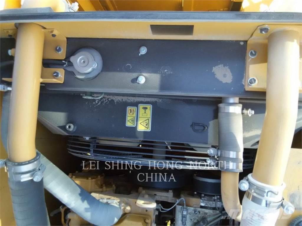 CAT 320D2 Vikšriniai ekskavatoriai