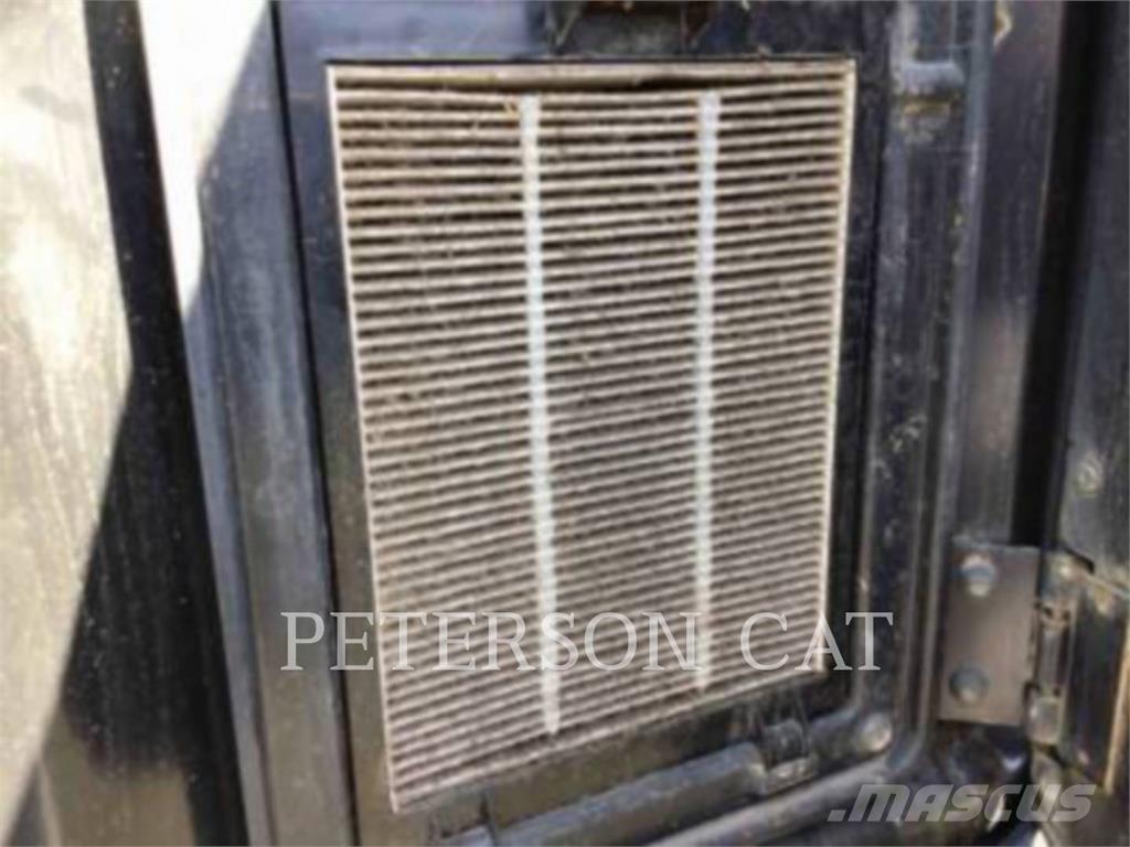 CAT 320F Vikšriniai ekskavatoriai