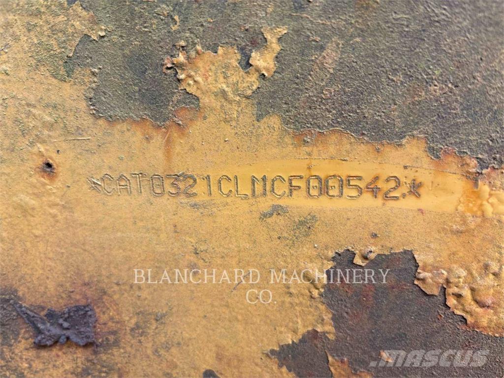 CAT 321CLCR Vikšriniai ekskavatoriai