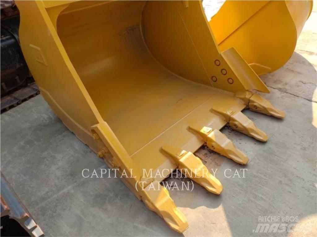 CAT 323 Kaušai