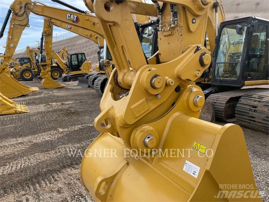 CAT 323 Vikšriniai ekskavatoriai