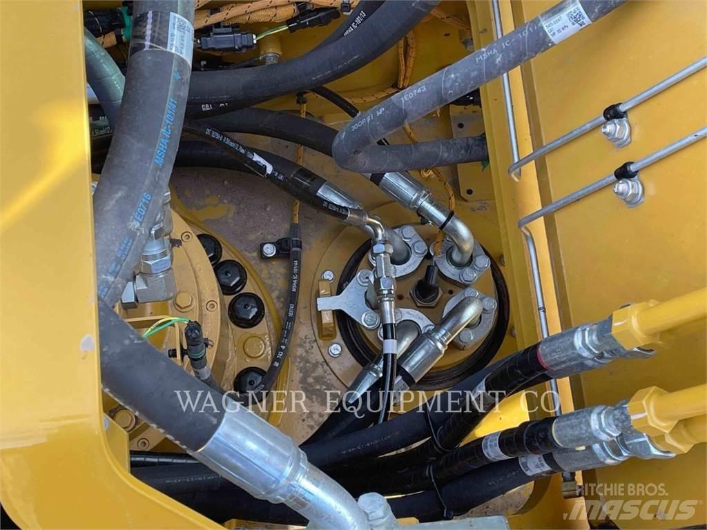 CAT 323 Vikšriniai ekskavatoriai