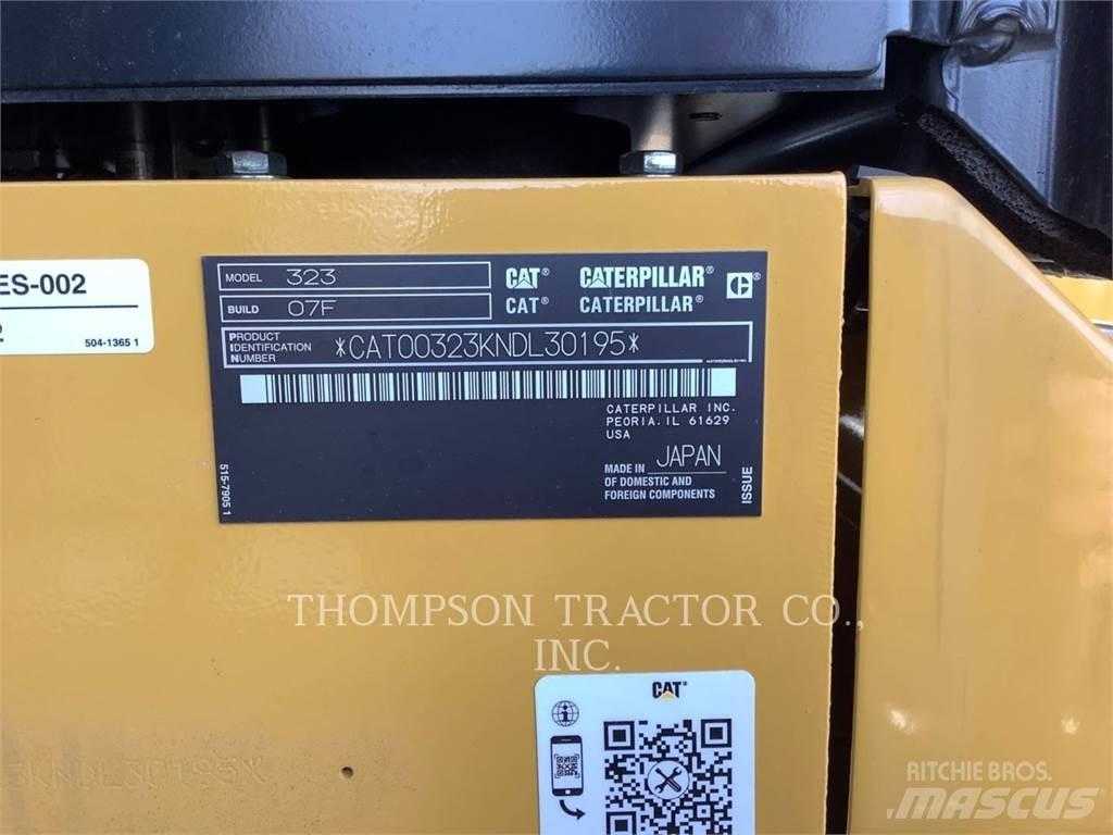 CAT 323 Vikšriniai ekskavatoriai
