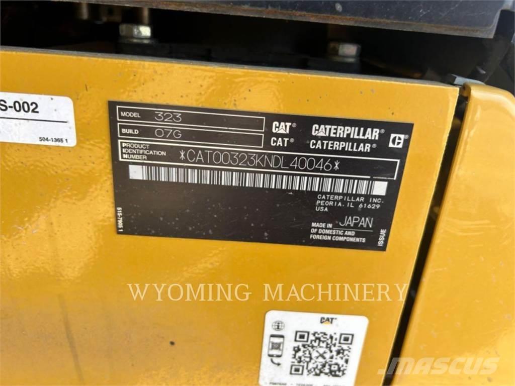CAT 323 Vikšriniai ekskavatoriai