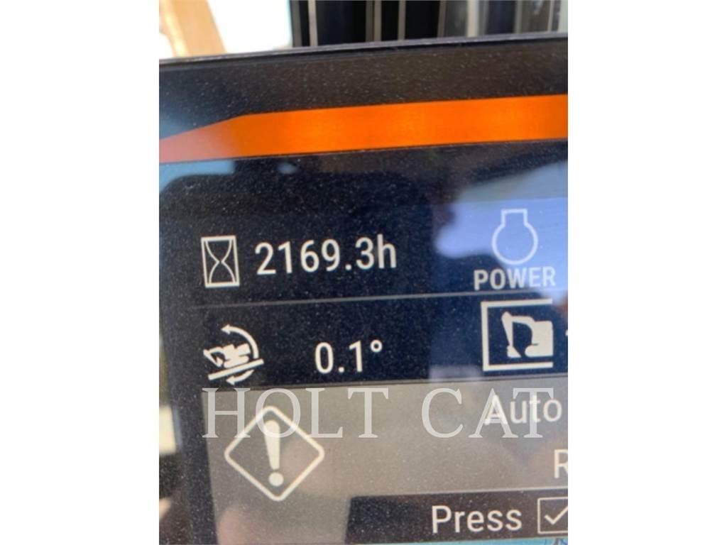 CAT 323 Vikšriniai ekskavatoriai