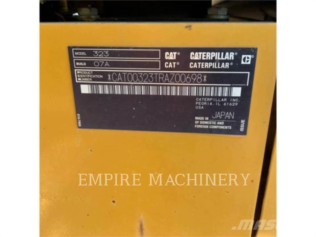 CAT 323-07 Vikšriniai ekskavatoriai