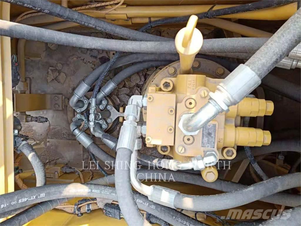 CAT 323-07 Vikšriniai ekskavatoriai